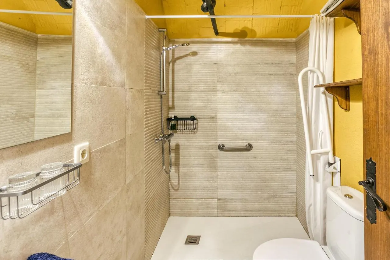 Farm stay Mas Alba Villa San Esteban de Guialbes